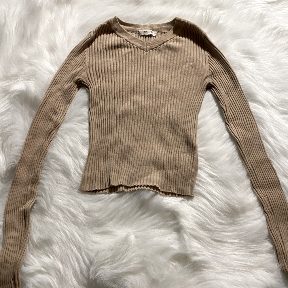 Beige V-neck Fitted Sweater. Garage Brand. Size Small.